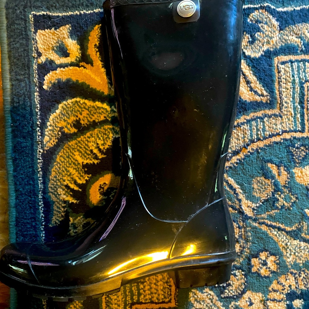 UGG rain boots- black size 9